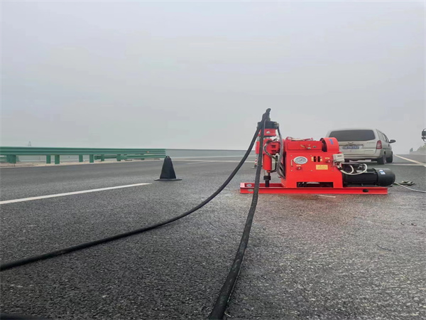 特克斯马路路基路面开裂下沉注浆加固灌浆